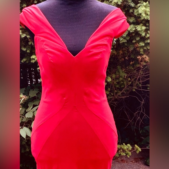 Red sweetheart off/on the shoulder mermaid dress - Picture 2 of 13